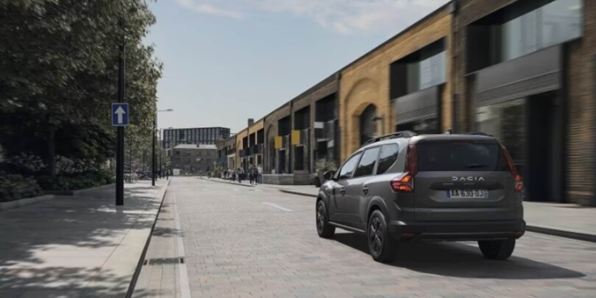 Dacia Jogger Hybrid 140: la vettura ibrida low cost dal cuore sostenibile