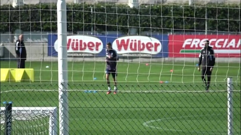 Juve, allenamento a parte per Di Maria