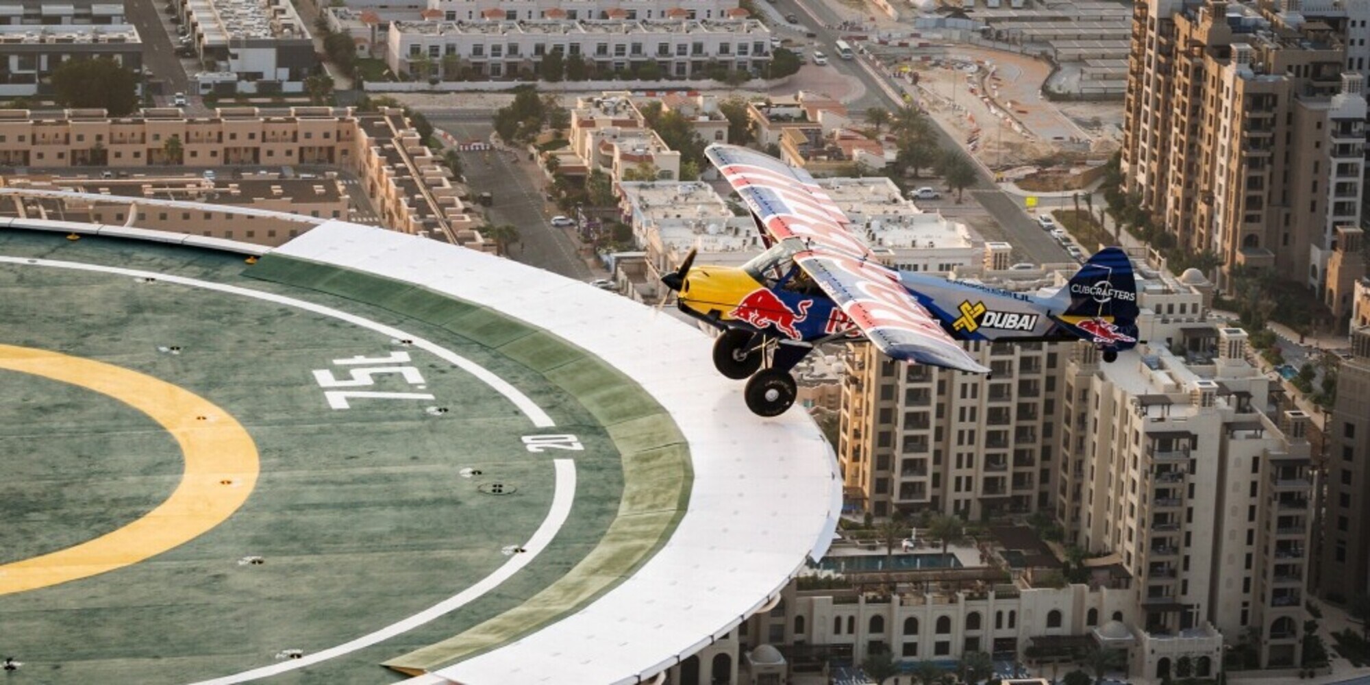 Red Bull e Luke Czepiela: il record mondiale dell'atterraggio in 20 metri di pista