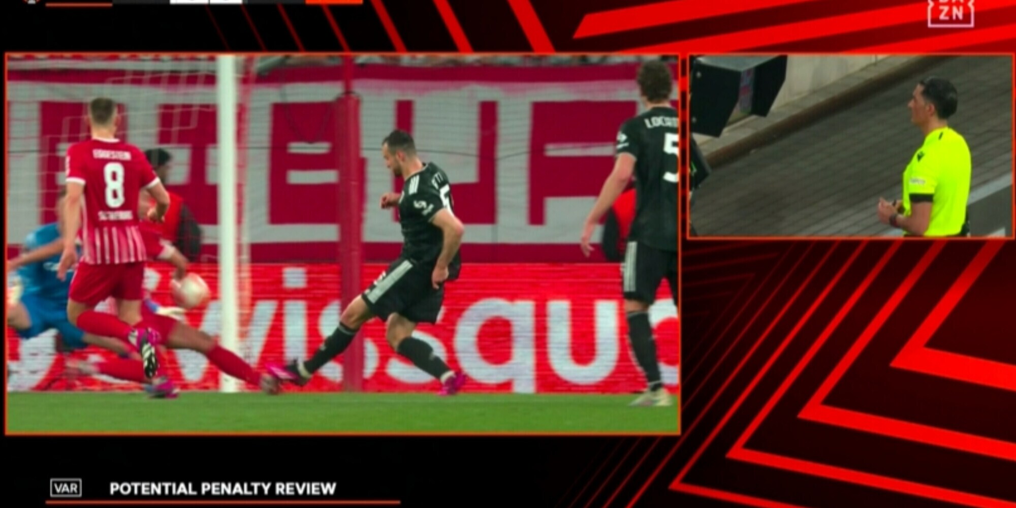 Friburgo-Juve, rigore dato col Var ed espulsione di Gulde: cosa è successo