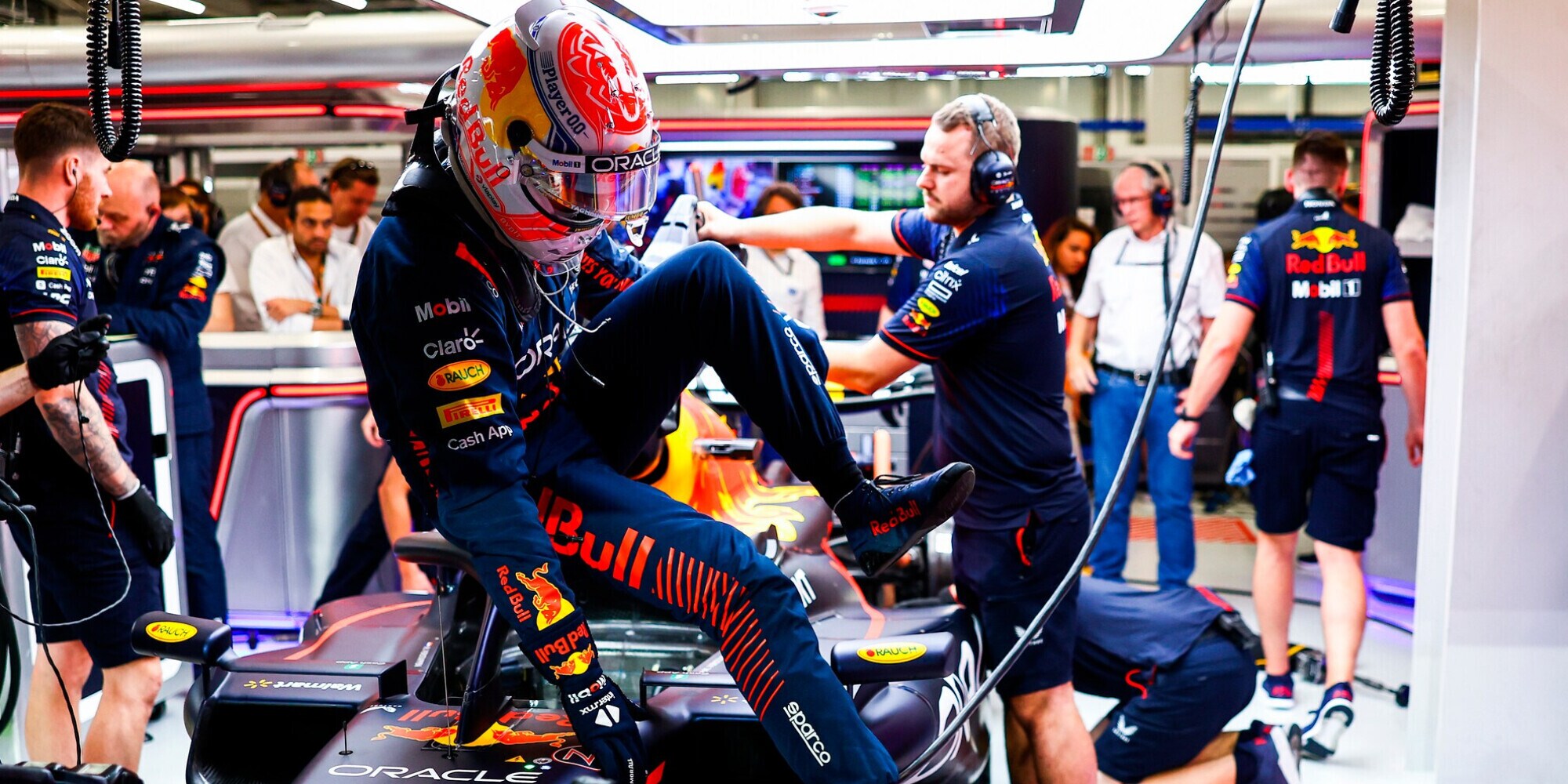 GP Arabia, Verstappen: "Incidenti che capitano. Importante stare fuori dai guai"