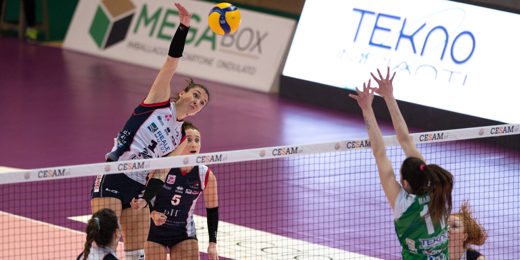La Reale Mutua Fenera Chieri ‘76 centra a Urbino una vittoria da record