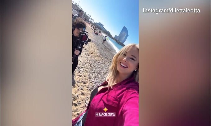A "Barceloneta" splende Diletta Leotta