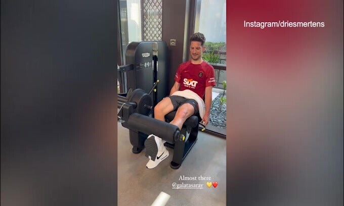 Galatasaray, recovery in palestra per Mertens: "Ancora qui"