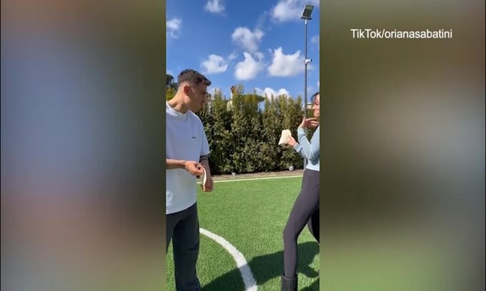 Tra Dybala e Oriana volano... piadine! Il video social