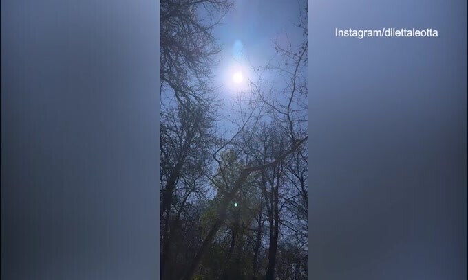 La primavera è arrivata e la Leotta prende il sole!