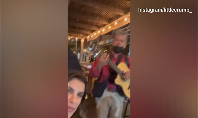 Primo viaggio da single per Elisabetta Canalis: dove sarà andata?