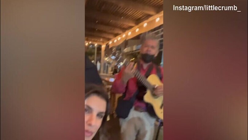 Primo viaggio da single per Elisabetta Canalis: dove sarà andata?
