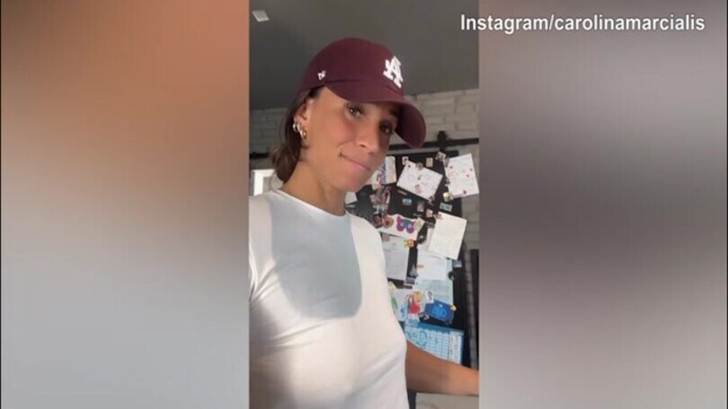 Carolina Marcialis cucina il pranzo