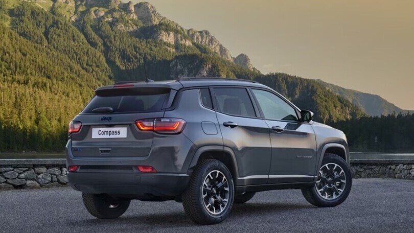 Jeep Renegade e Compass Upland Cross e High Altitude