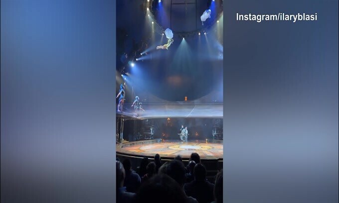 Ilary Blasi, serata al circo con i figli