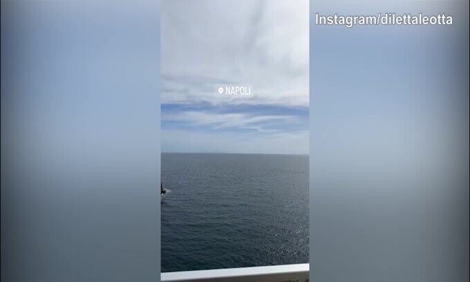 Napoli, pizza sul mare per Diletta Leotta
