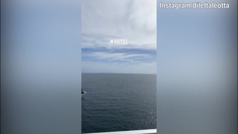 Napoli, pizza sul mare per Diletta Leotta