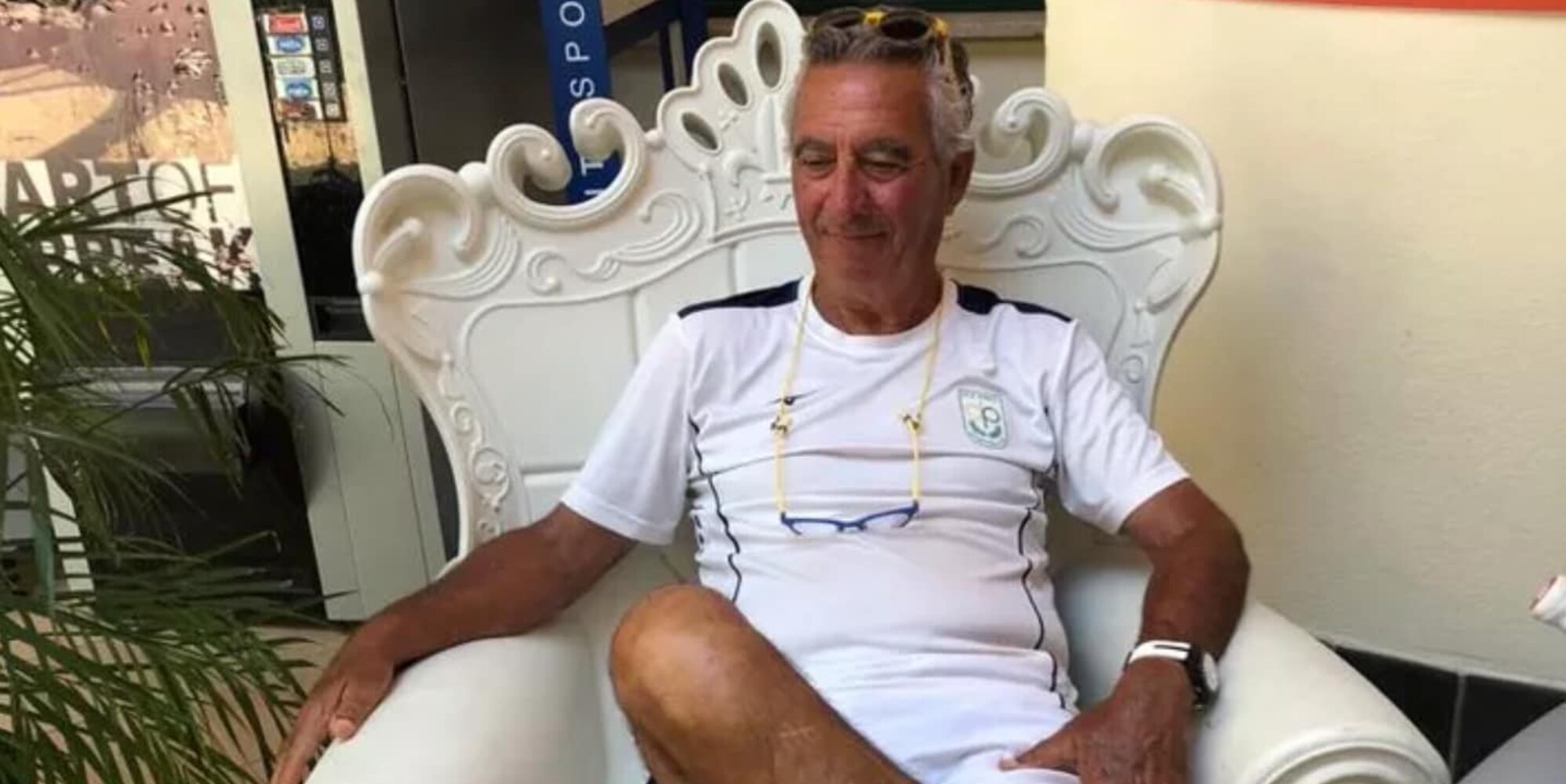 Il maestro di tennis Claudio Federici ha bisogno di una costosa riabilitazione dopo un incidente. Il figlio lancia raccolta fondi