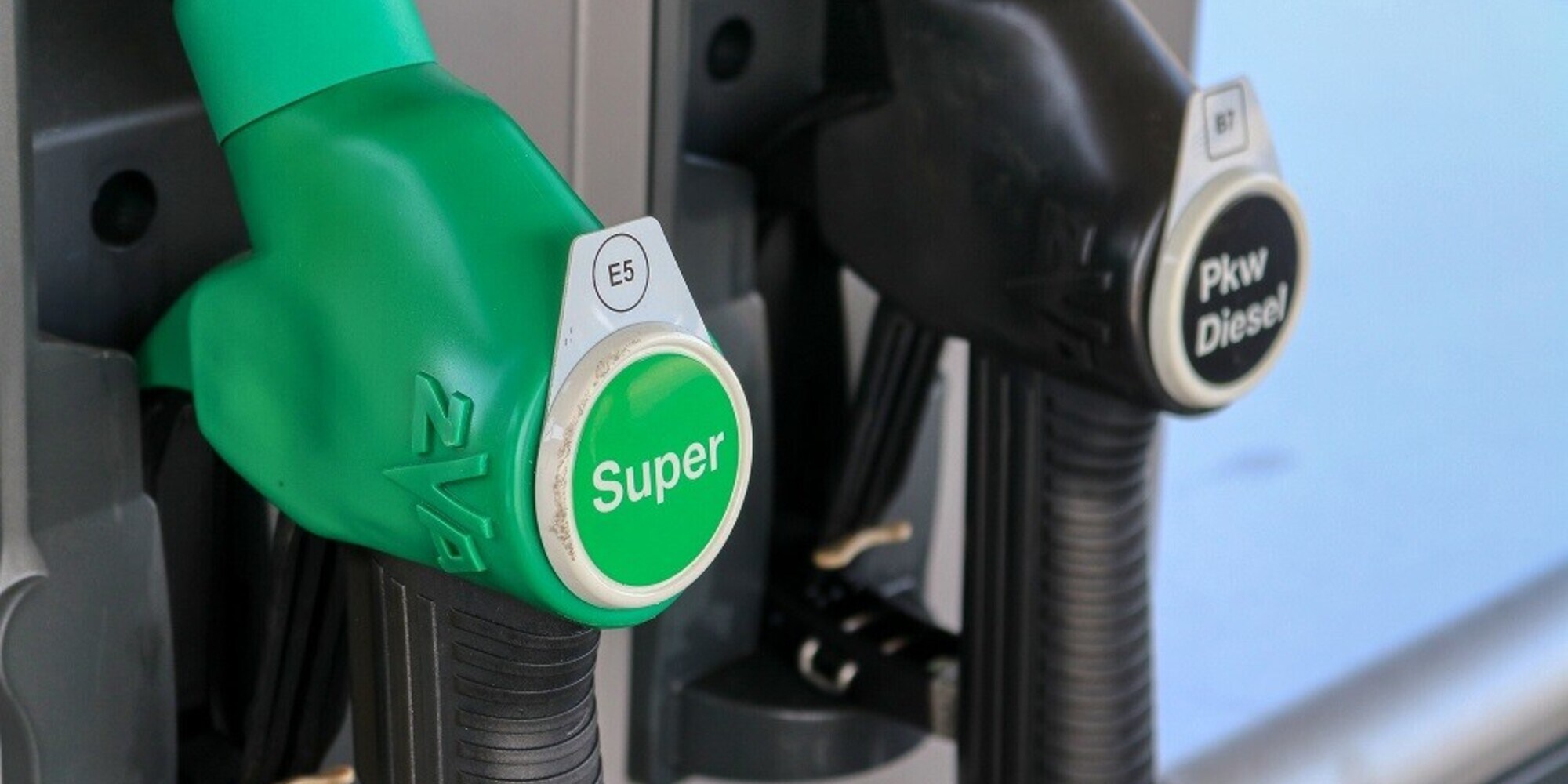 Caro carburanti, in Italia i prezzi tornano a salire: ecco di quanto