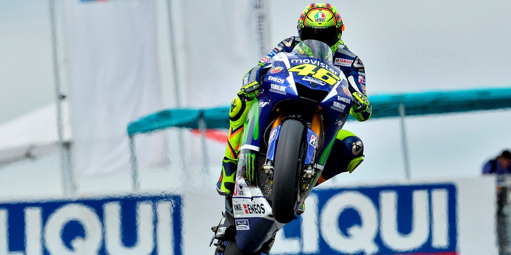 Valentino Rossi e la sveglia a Yamaha in MotoGP, Checa: “Ci ha stupiti”