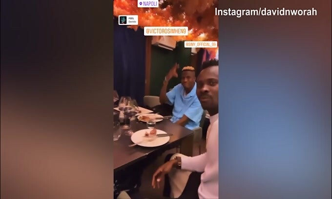 Cena con amici a Napoli per Osimhen