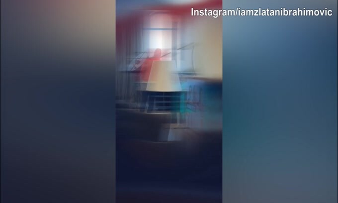 Il messaggio social di Ibra: "Girando per casa"