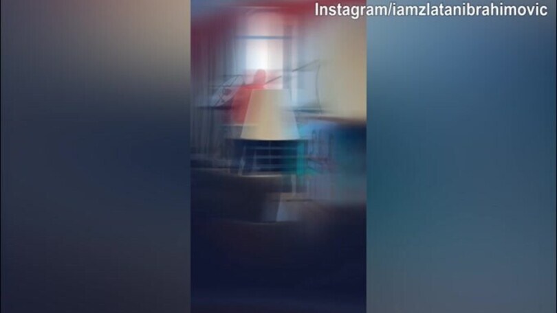 Il messaggio social di Ibra: "Girando per casa"