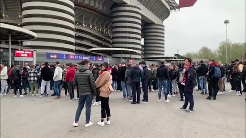 Milan-Napoli, code fuori da San Siro
