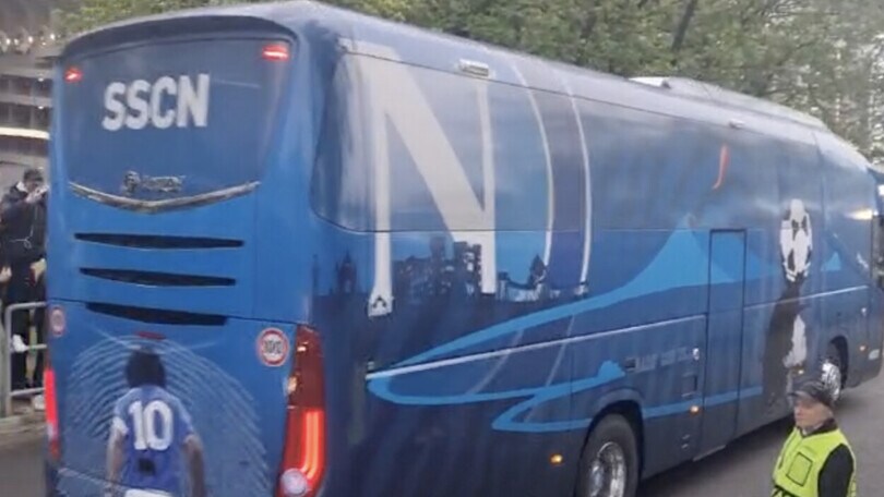 Il pullman del Napoli è arrivato a San Siro