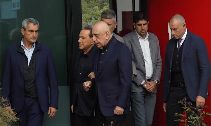 Nuovo bollettino su Silvio Berlusconi: "Quadro in miglioramento costante"