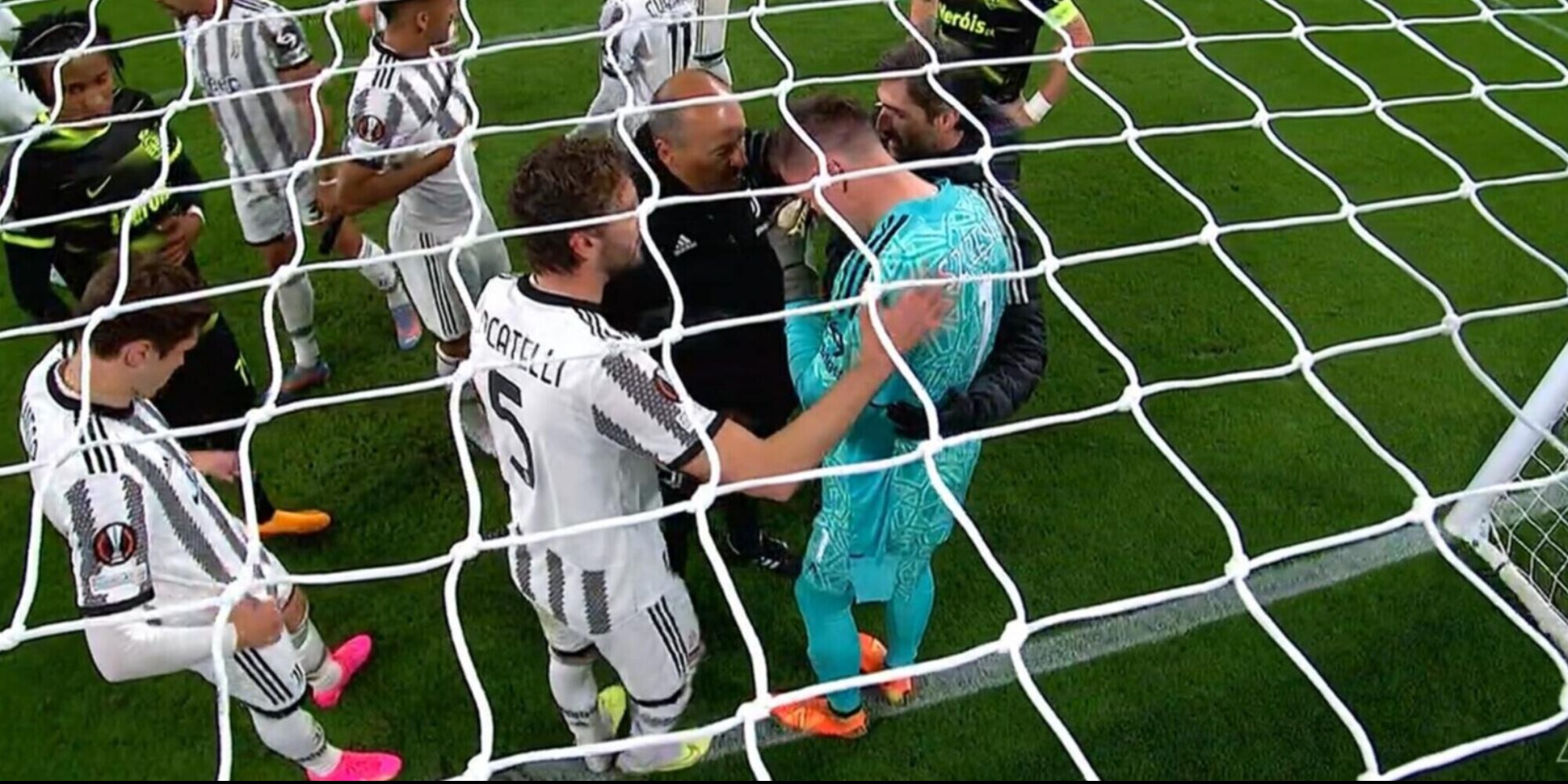 Juve-Sporting, paura Szczesny: sostituito da Perin, che succede
