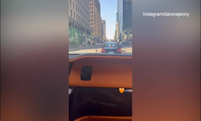 Toronto, Insigne e la moglie girano in Rolls Royce: il video social