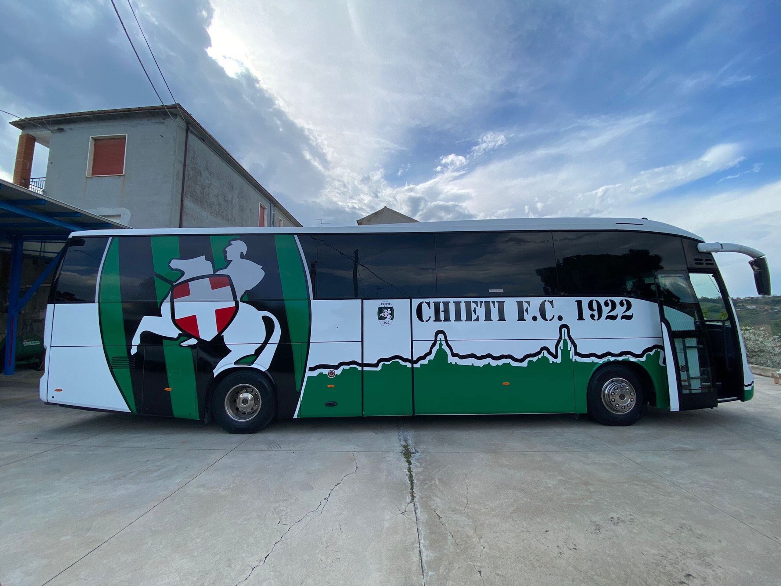 Chieti Calcio: dalla Lnd ai professionisti