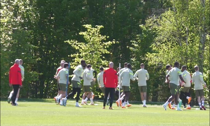 Milan, i rossoneri si allenano in vista del Napoli