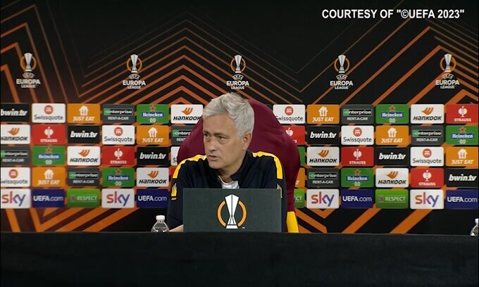 Mourinho: "Llorente e Bove? Hanno bisogno di crescere"