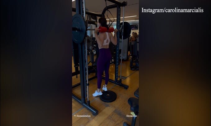 Sexy squat per Carolina Marcialis