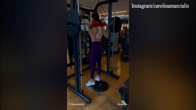 Sexy squat per Carolina Marcialis
