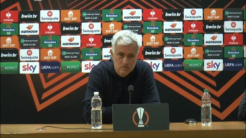 Mourinho sul futuro: "Sono felice a Roma"