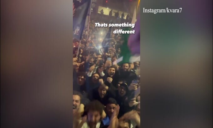 Juve-Napoli, delirio Kvaratskhelia coi tifosi