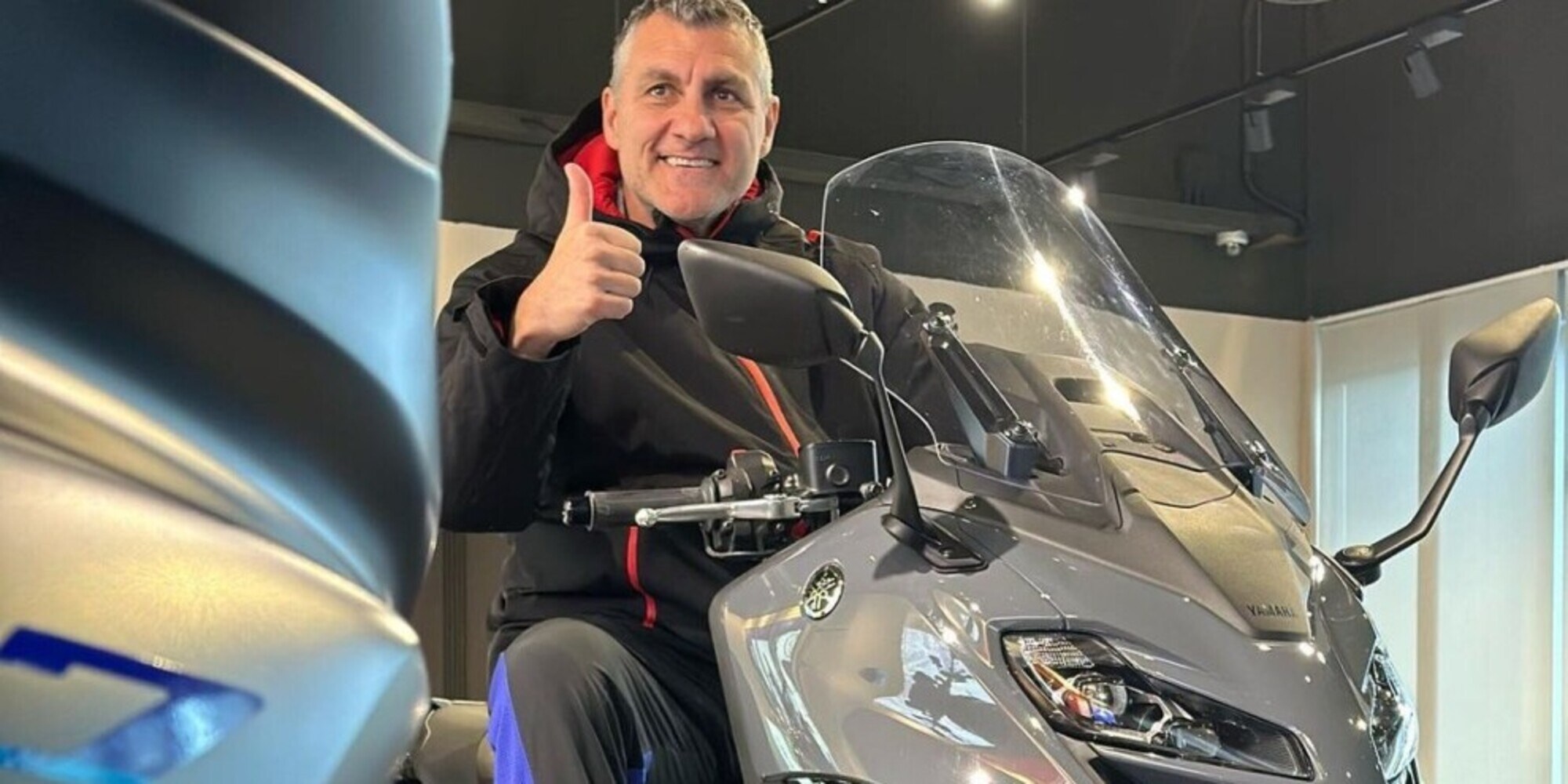 Un T-max per Bobo: Vieri sui social sfoggia il suo "scooterone"