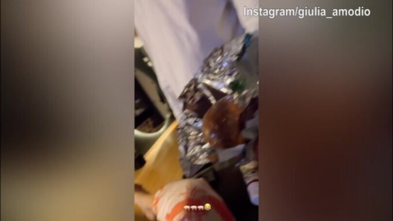 Giulia golosa di cioccolato, Sensi lascia tutto a lei..