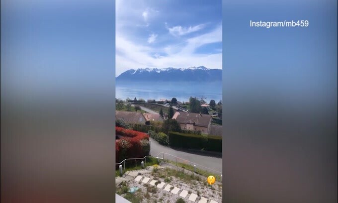 Balotelli è sereno: il video del risveglio mozzafiato in Svizzera