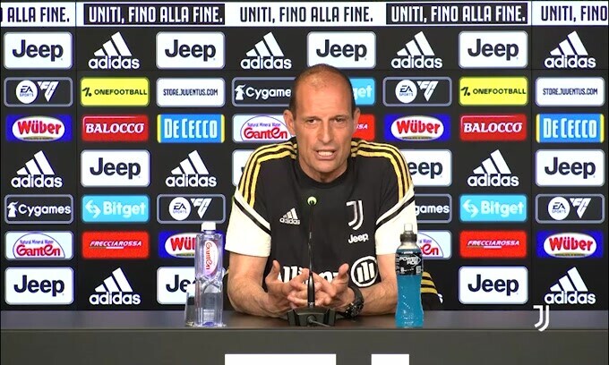 Allegri: "Dite pure che sono scarso..."