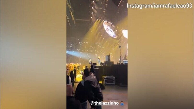 Milan, Leao e Calabria al concerto di Lazza