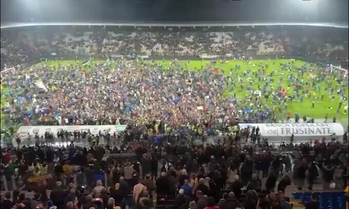Estasi Frosinone, è promozione in Serie A!