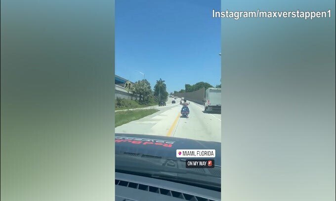 F1, la polizia sulla strada di..Max Verstappen
