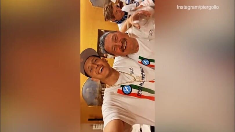 Festa Scudetto Napoli, in albergo la squadra canta 'Napule è'