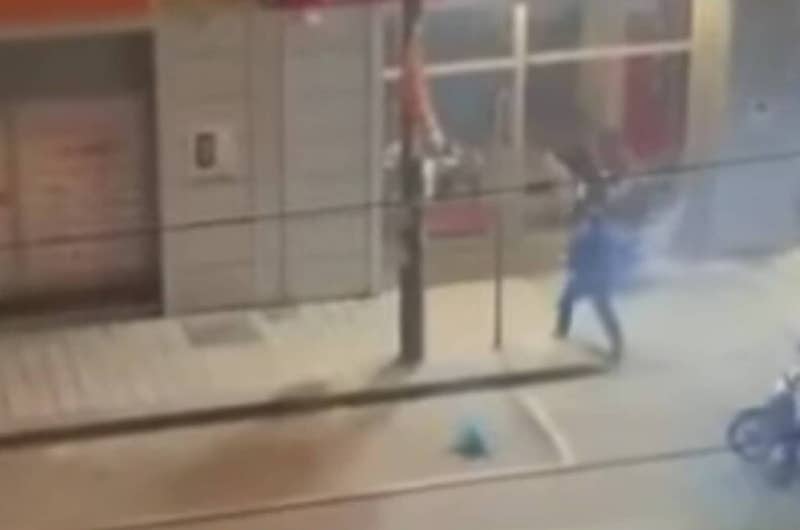 Concessionaria Honda distrutta a Napoli: moto rubate durante la festa scudetto