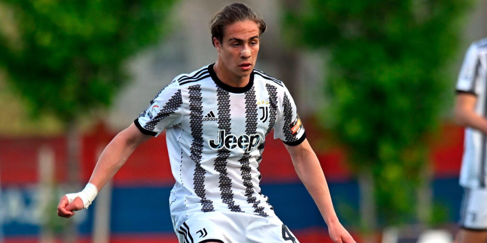 Juve Next Gen, Yildiz diventa maggiorenne: festa con torta bianconera