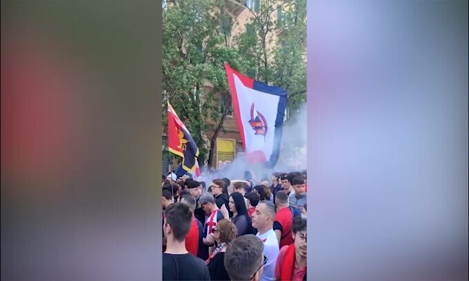 Genoa, caroselli per la città: il Grifone è in Serie A