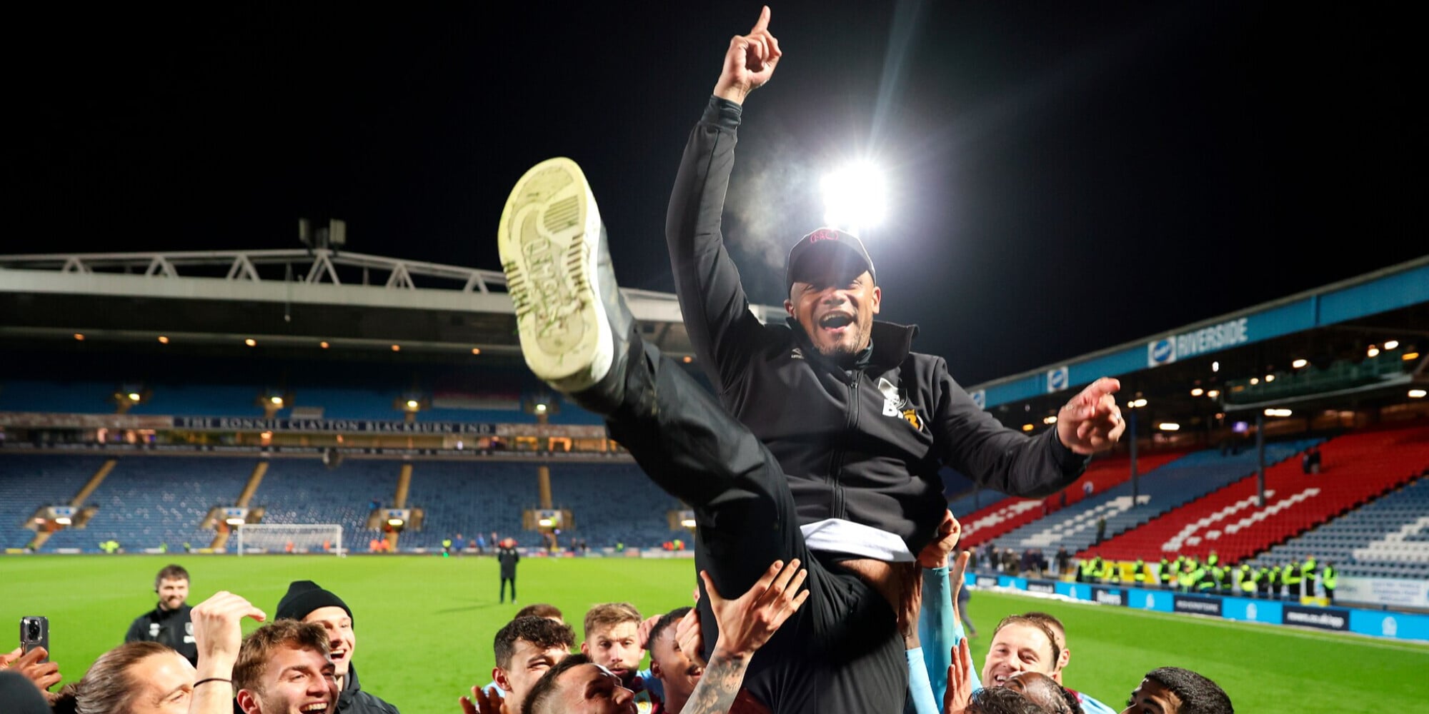 Kompany, futuro al Burnley: prima la Premier, ora il rinnovo