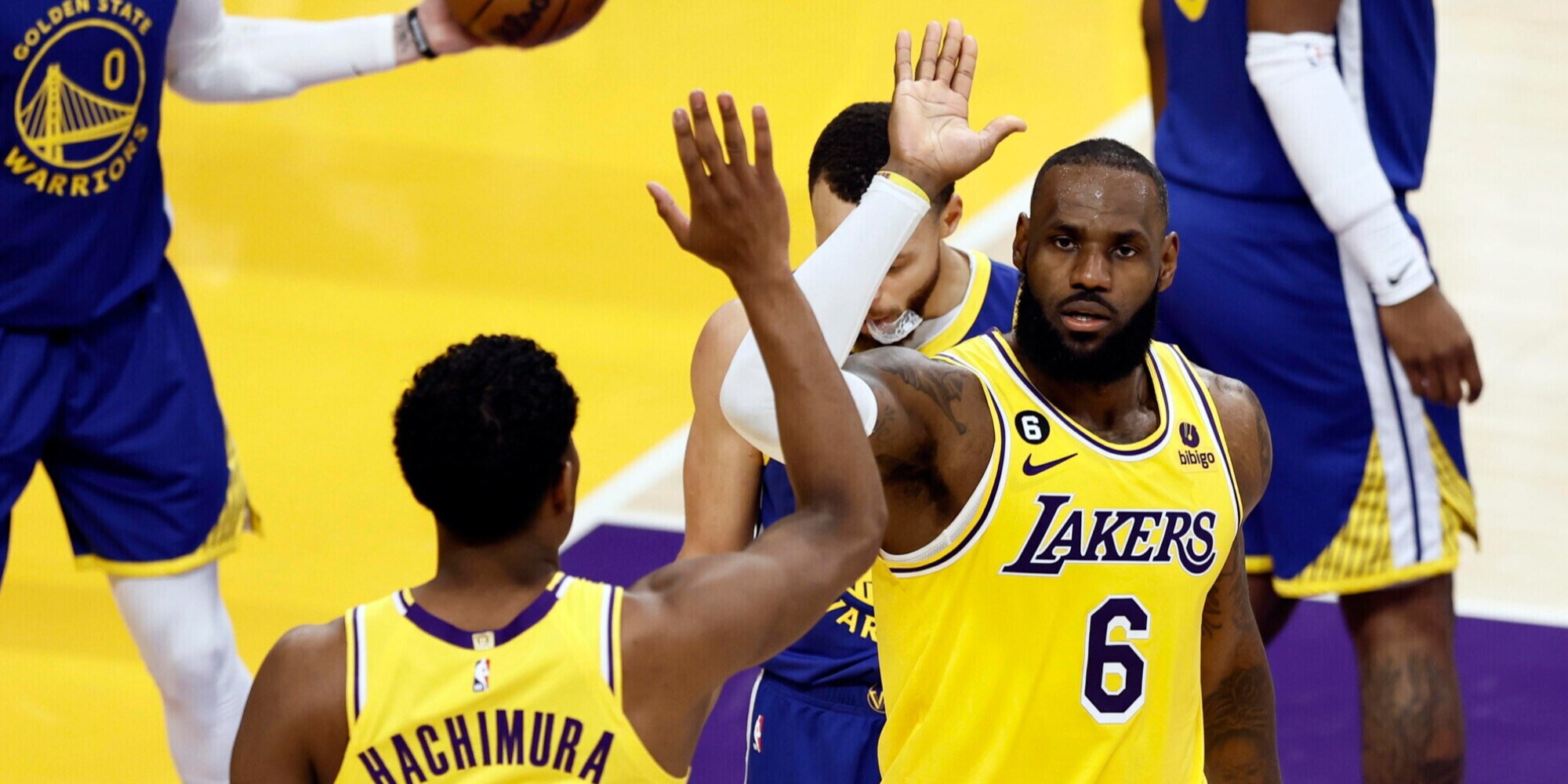 Nba, Lakers e Heat a un passo dalle finali di Conference