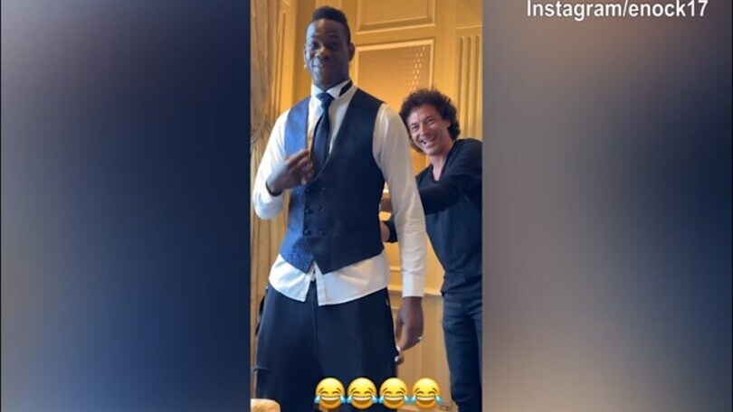 Enock prende in giro Mario: "Ti vedo sudato...."