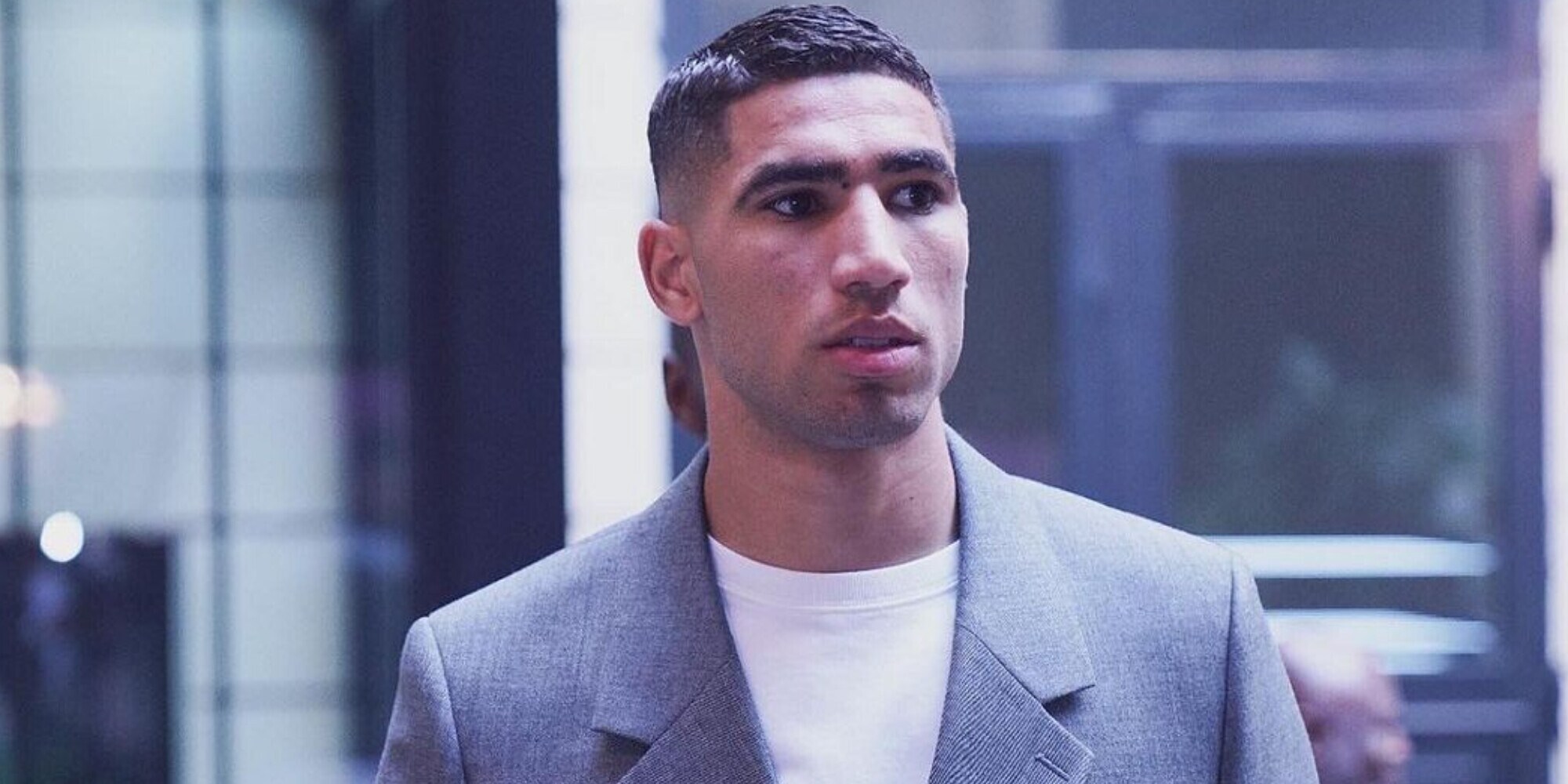 Hakimi in discoteca con sei ragazze: in un altro privé l'ex di Dani Alves